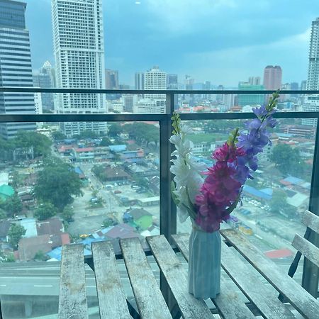 Mercu Summer Suite Klcc By Minshuku Куала Лумпур Екстериор снимка