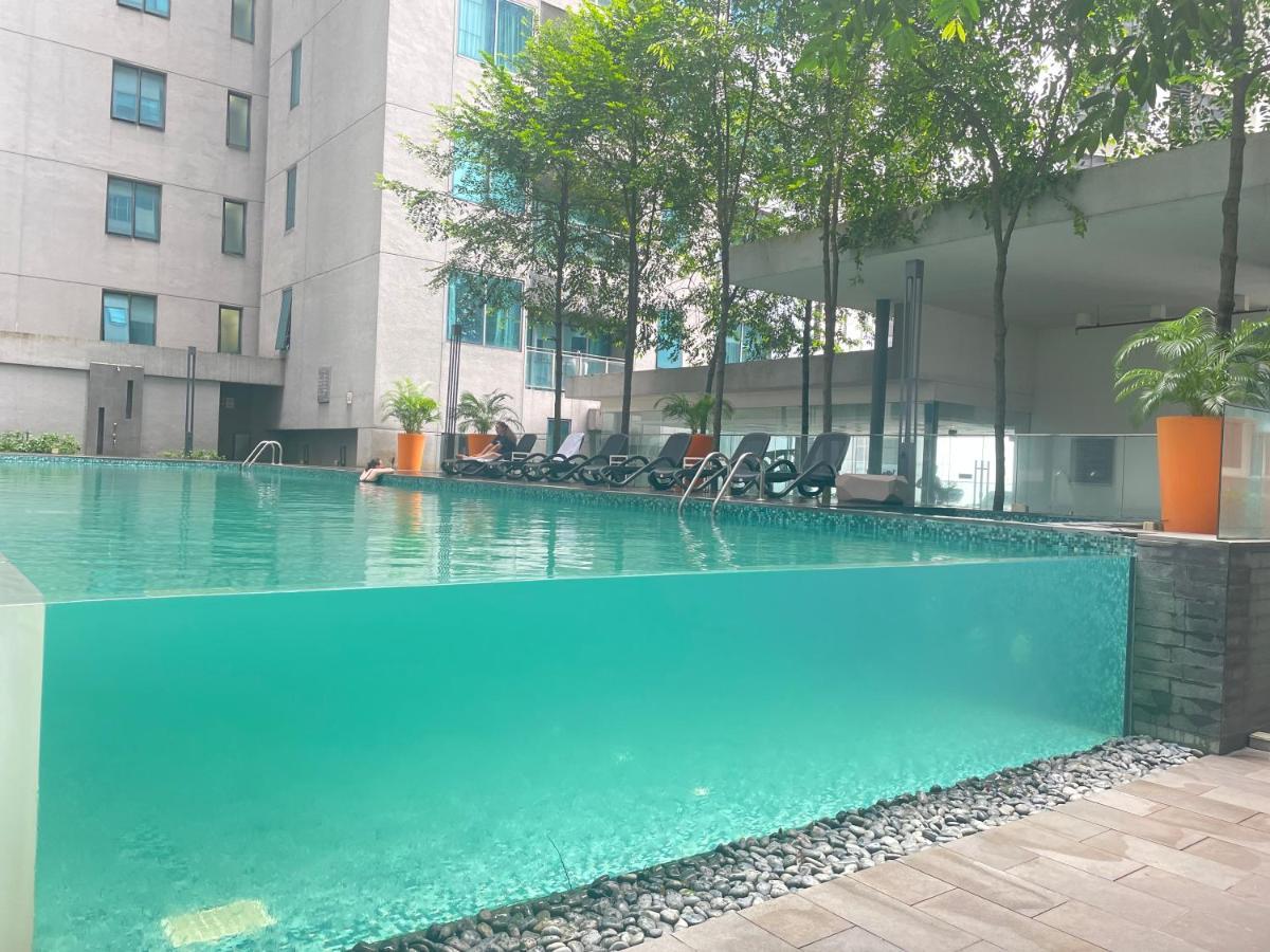 Mercu Summer Suite Klcc By Minshuku Куала Лумпур Екстериор снимка