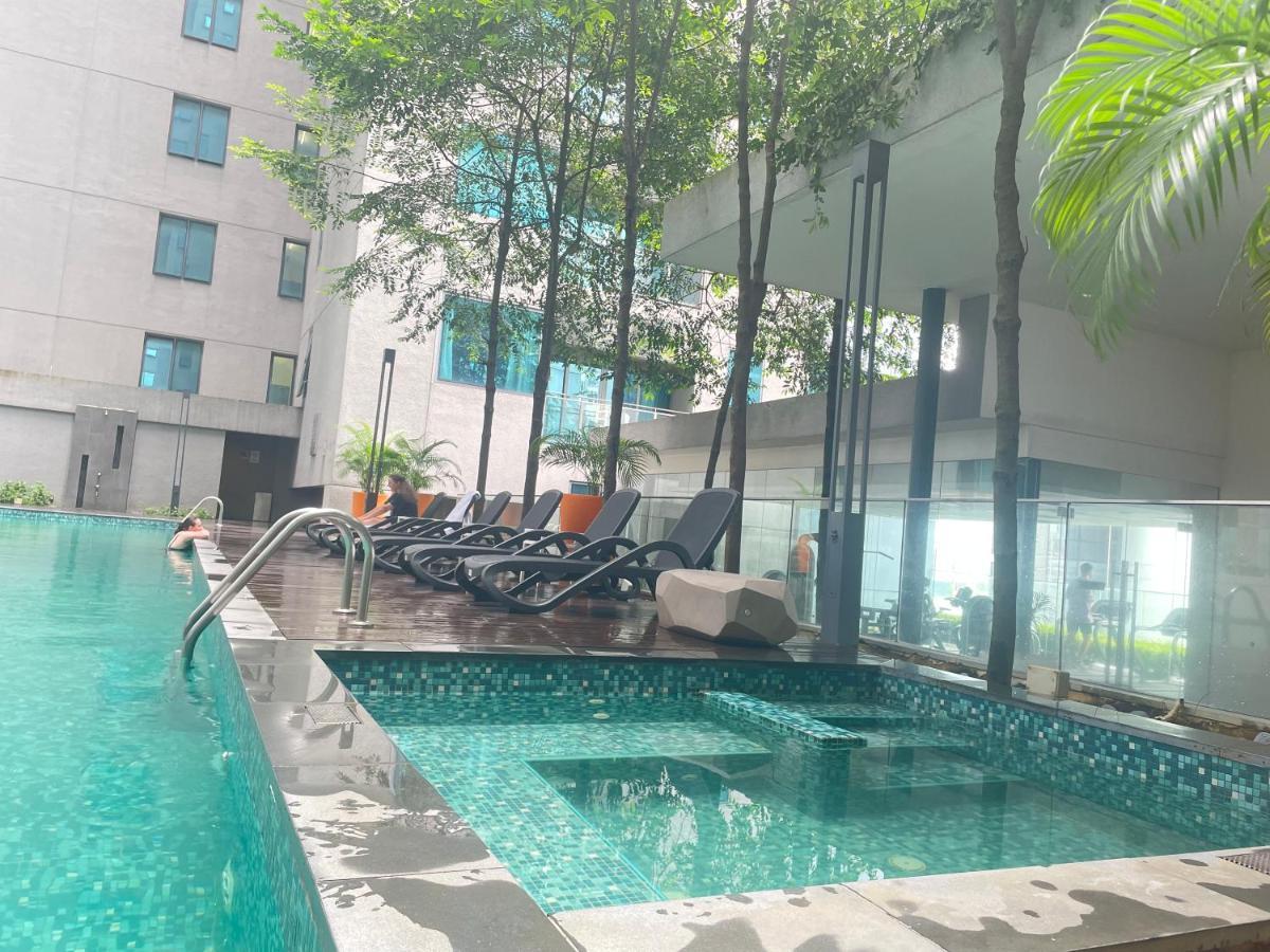 Mercu Summer Suite Klcc By Minshuku Куала Лумпур Екстериор снимка