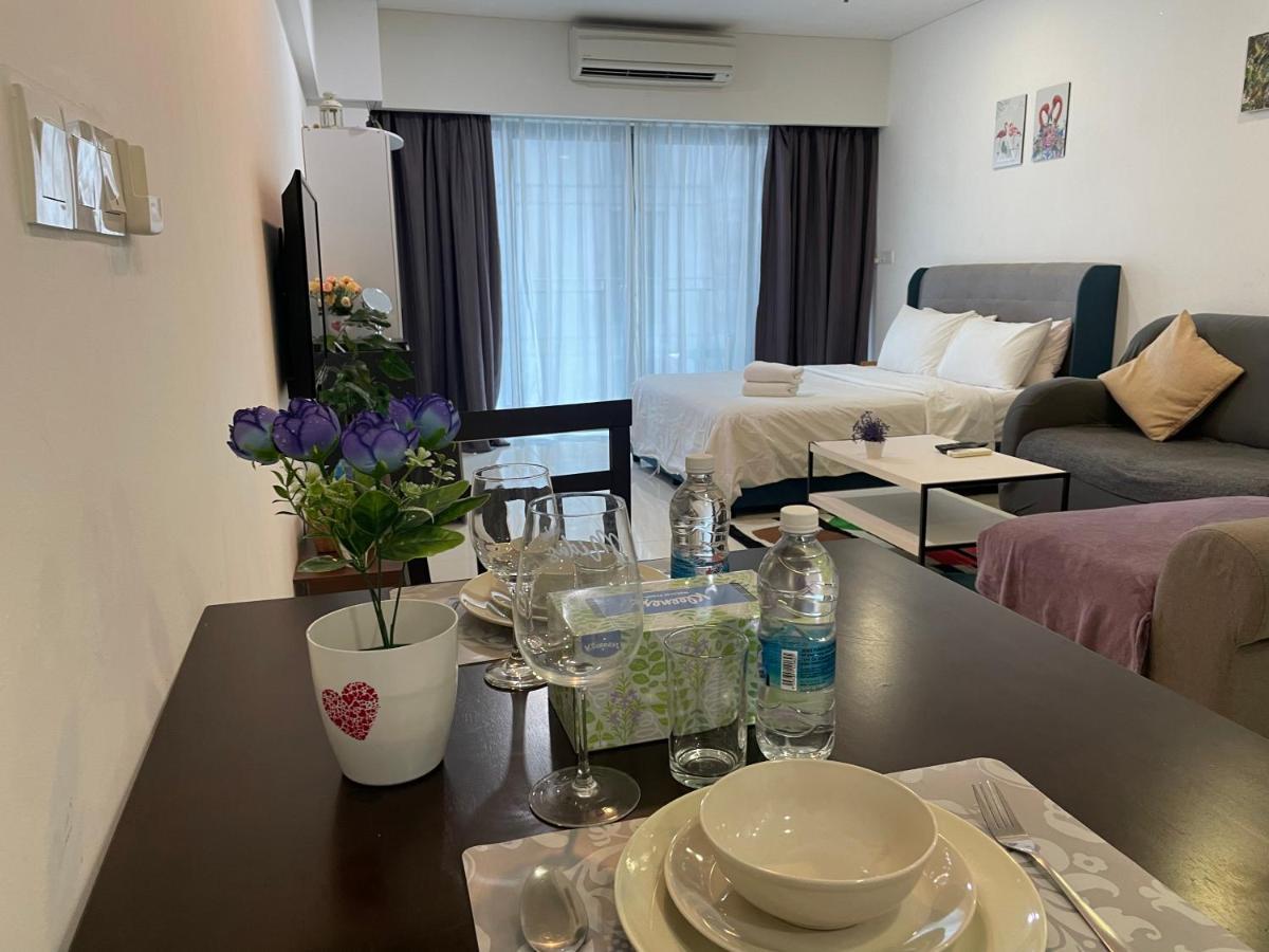 Mercu Summer Suite Klcc By Minshuku Куала Лумпур Екстериор снимка
