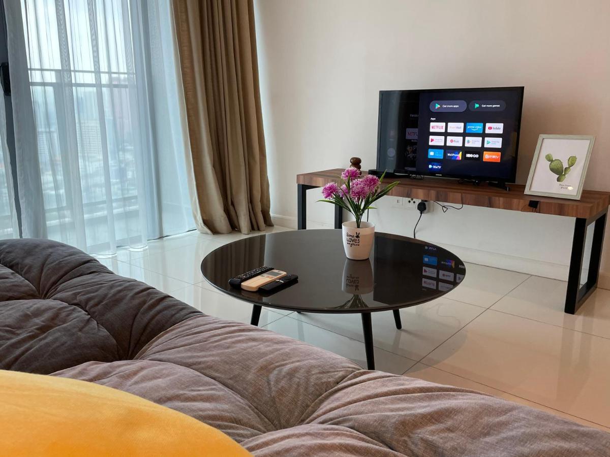 Mercu Summer Suite Klcc By Minshuku Куала Лумпур Екстериор снимка