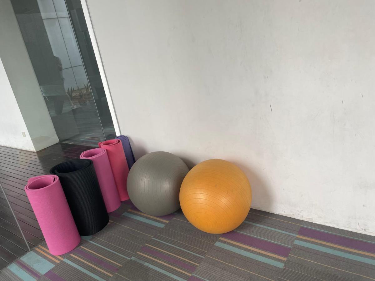 Mercu Summer Suite Klcc By Minshuku Куала Лумпур Екстериор снимка