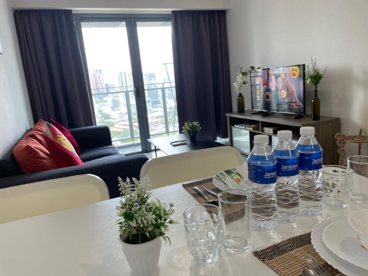 Mercu Summer Suite Klcc By Minshuku Куала Лумпур Екстериор снимка