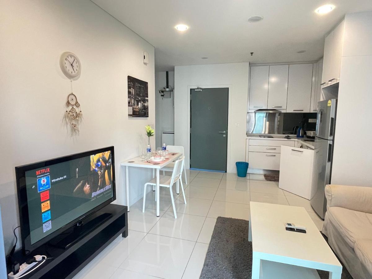 Mercu Summer Suite Klcc By Minshuku Куала Лумпур Екстериор снимка