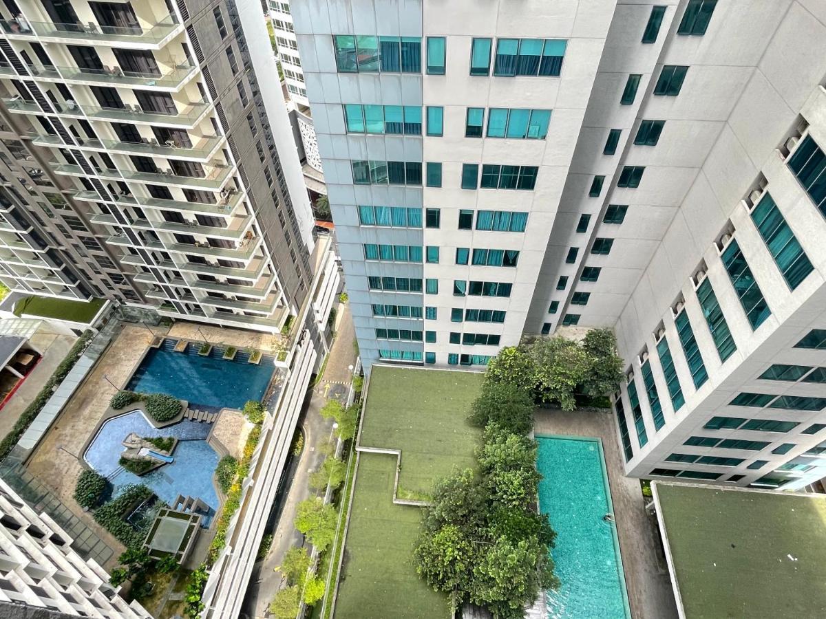 Mercu Summer Suite Klcc By Minshuku Куала Лумпур Екстериор снимка