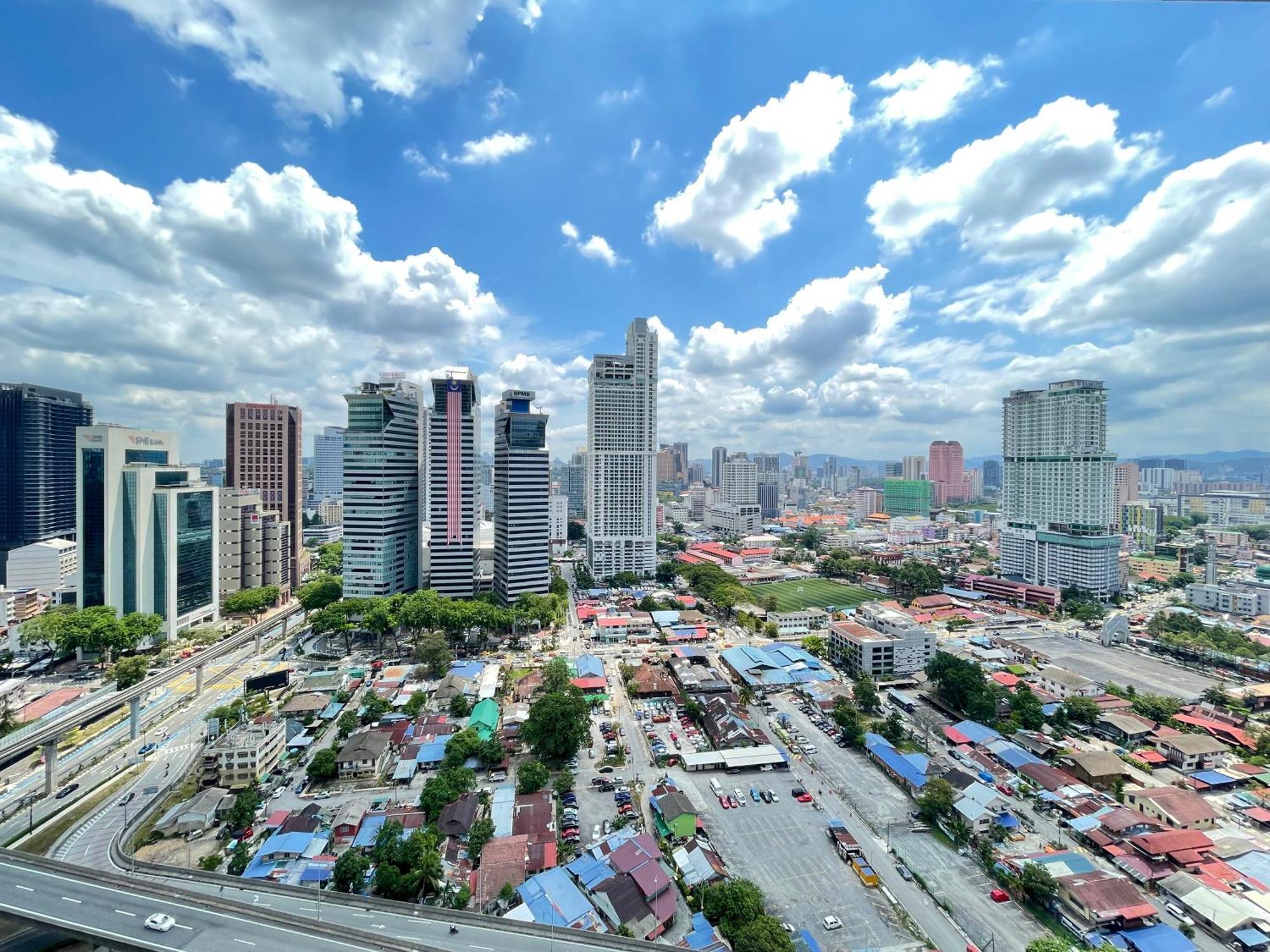 Mercu Summer Suite Klcc By Minshuku Куала Лумпур Екстериор снимка