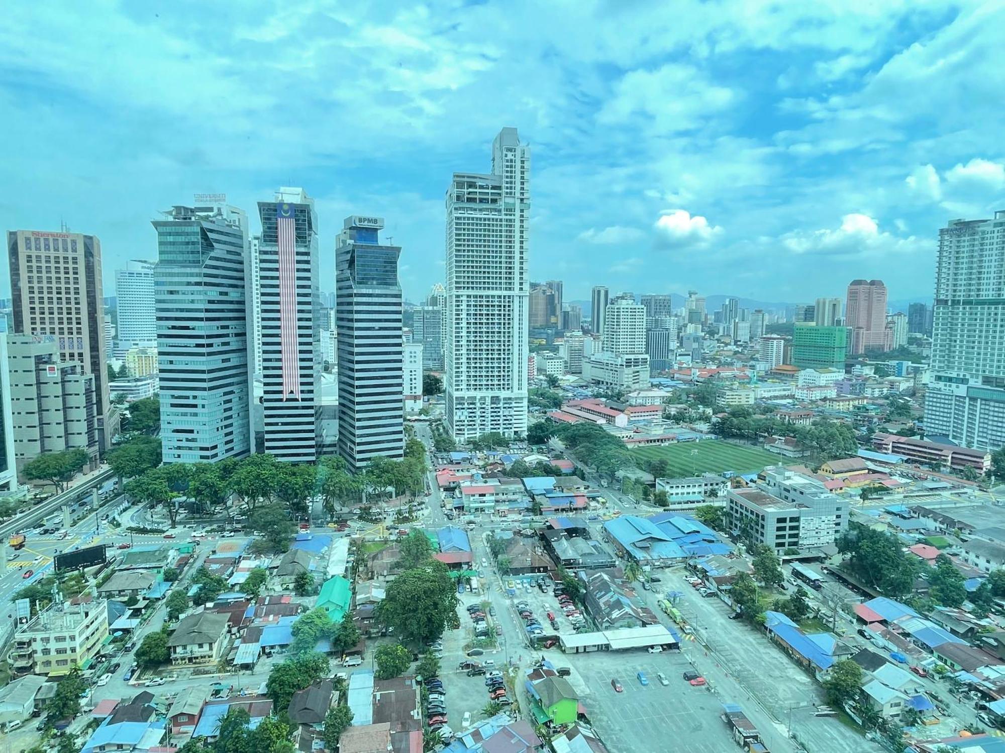 Mercu Summer Suite Klcc By Minshuku Куала Лумпур Екстериор снимка